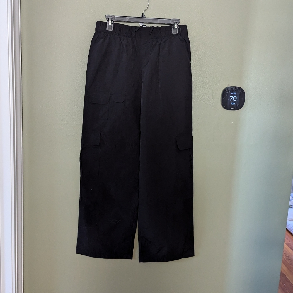Nylon Cargo Pants Know One Cares - Picture 4 of 5